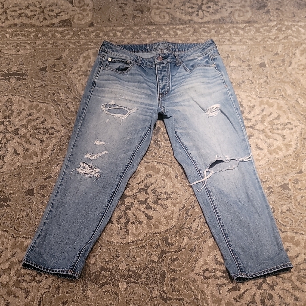 American Eagle Outfitters Light Blue Distressed Jeans